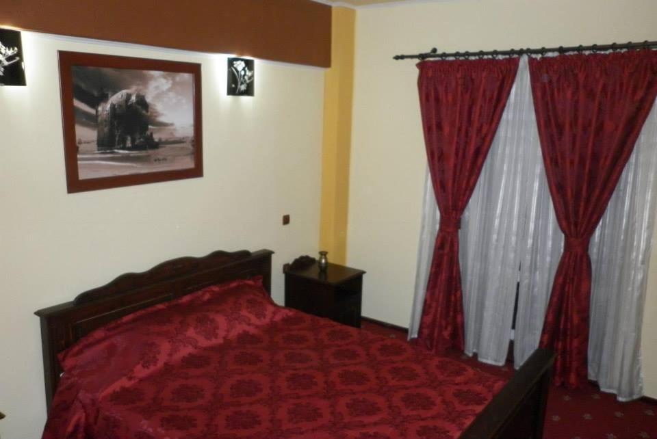 Hotel Ineul Rodna Buitenkant foto